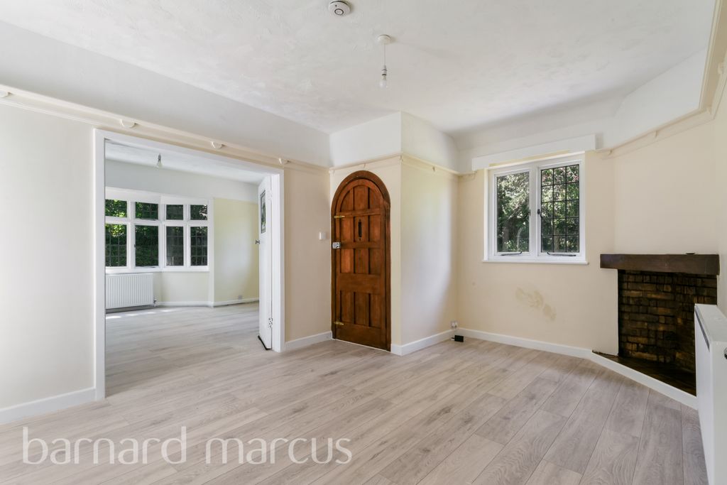 Property photo 2 of 8 Image