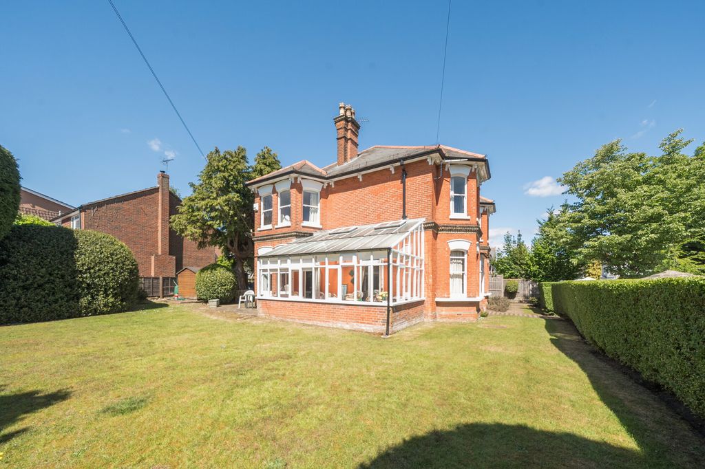 Property photo 2 of 16