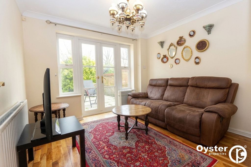 Property photo 3 of 22