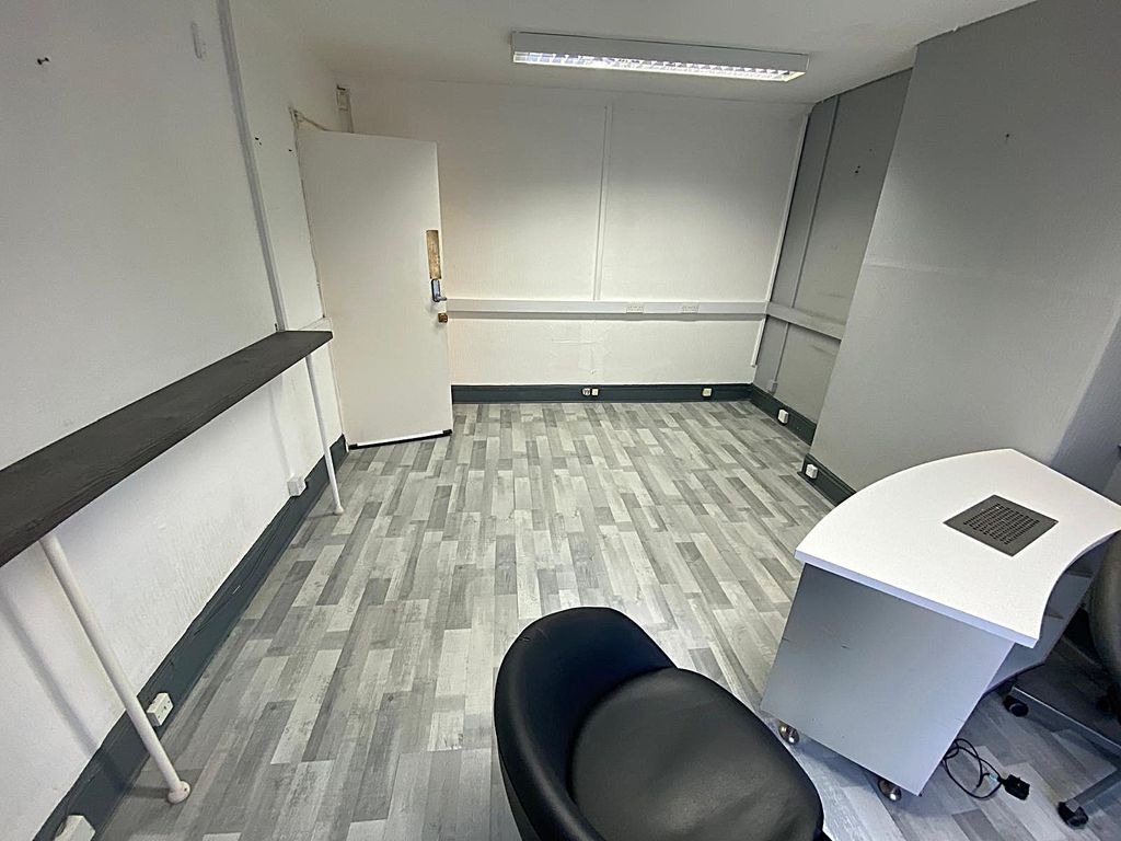 Property photo 1 of 4