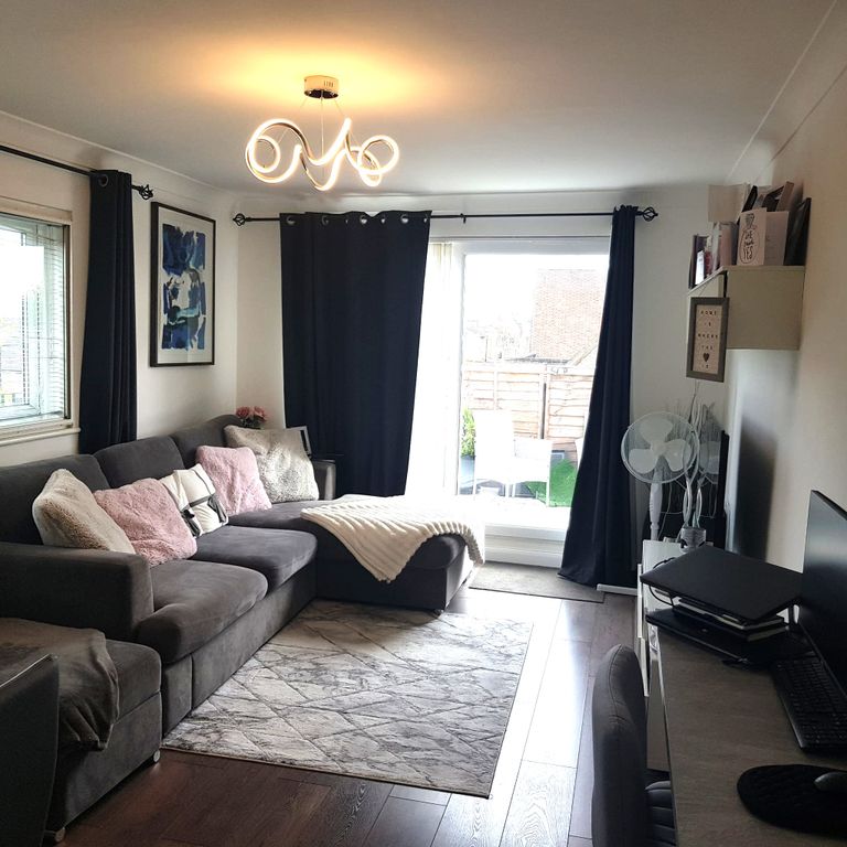 Property photo 3 of 18