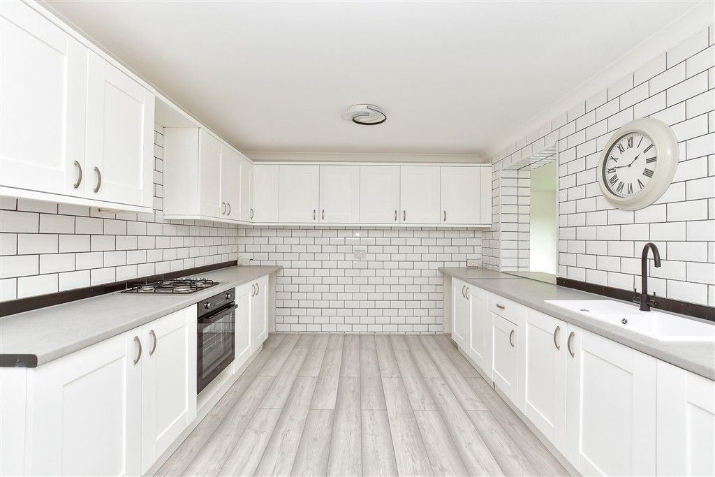 Property photo 3 of 9 Kitchen/Breakfast Room