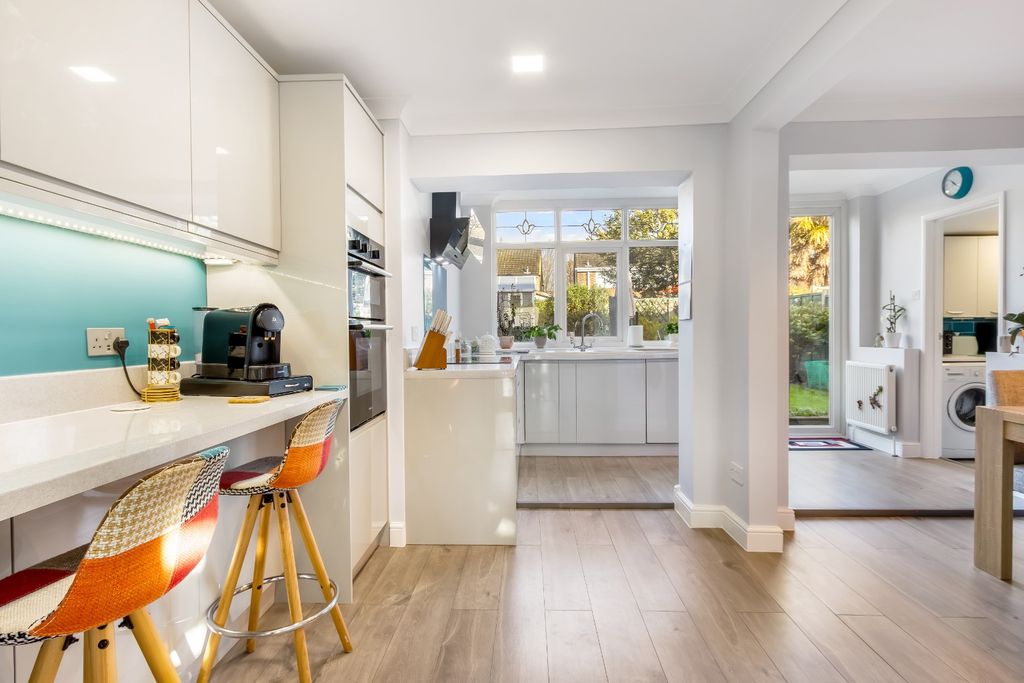 Property photo 2 of 14 4791512