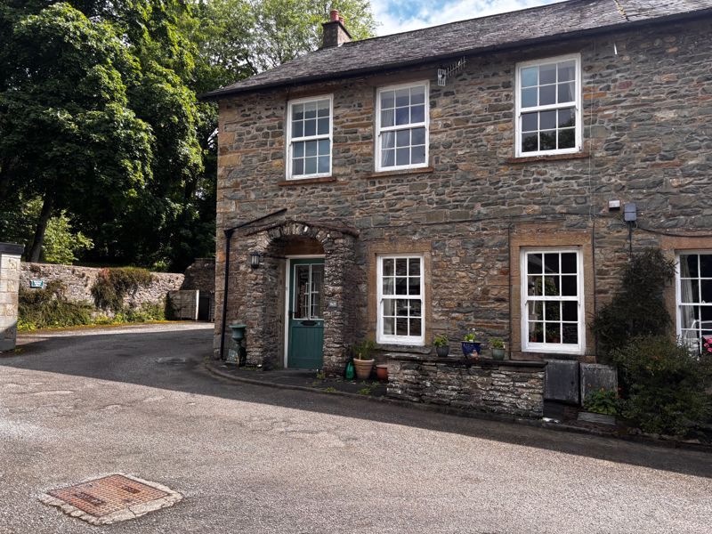 Property photo 1 of 13 8 &amp; 9 Loftus Manor