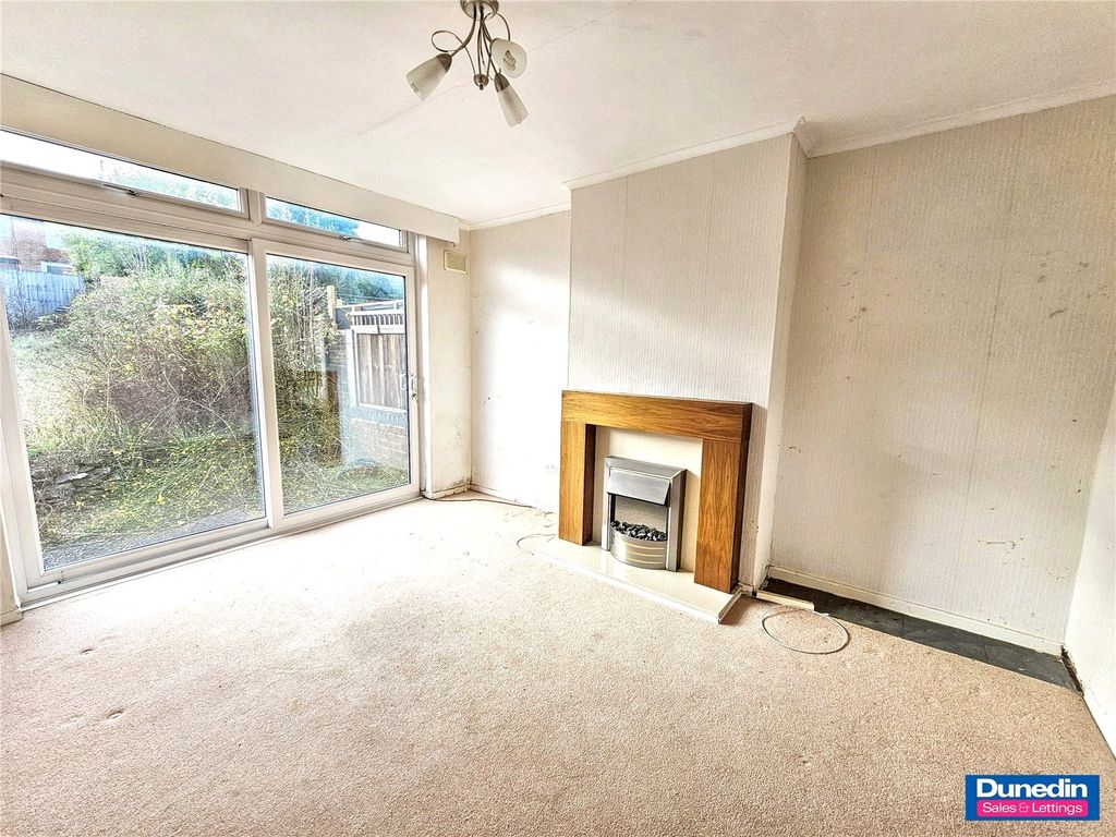 Property photo 3 of 16 Picture No. 02