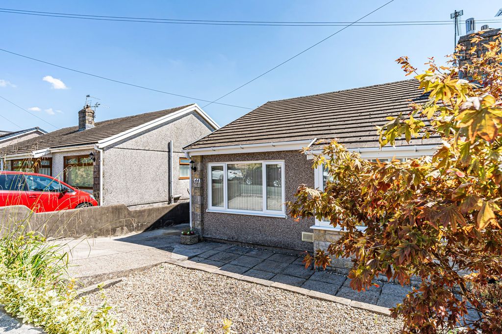 Property photo 2 of 29