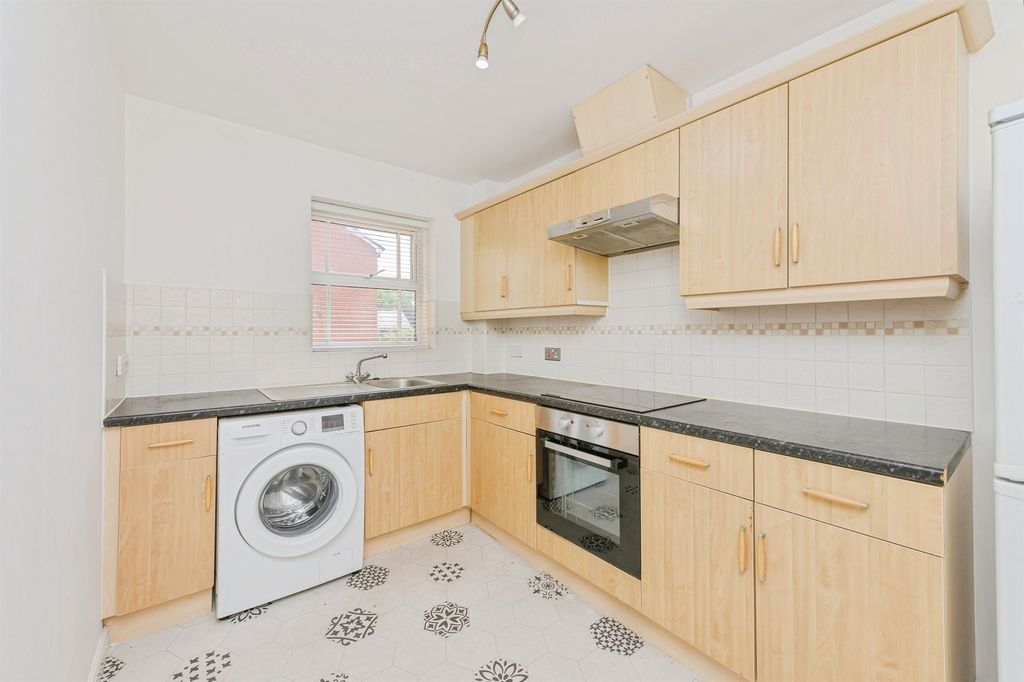 Property photo 2 of 19