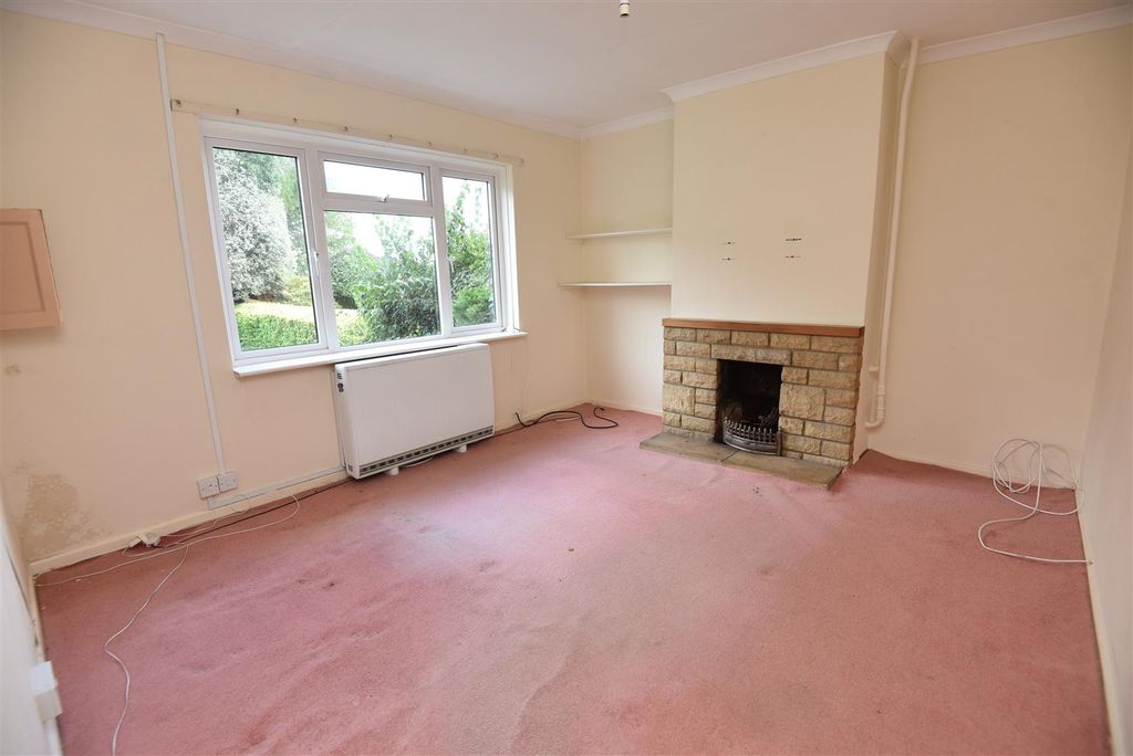 Property photo 3 of 12 Dining Room