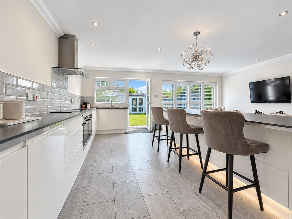 Property photo 2 of 23 EE6544A8-C67D-401E-85B8-D393208Fcbe7.Jpg