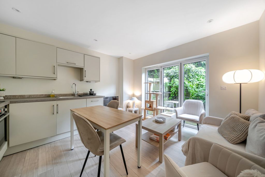 Property photo 2 of 10 1469252-9-6A269Ab...