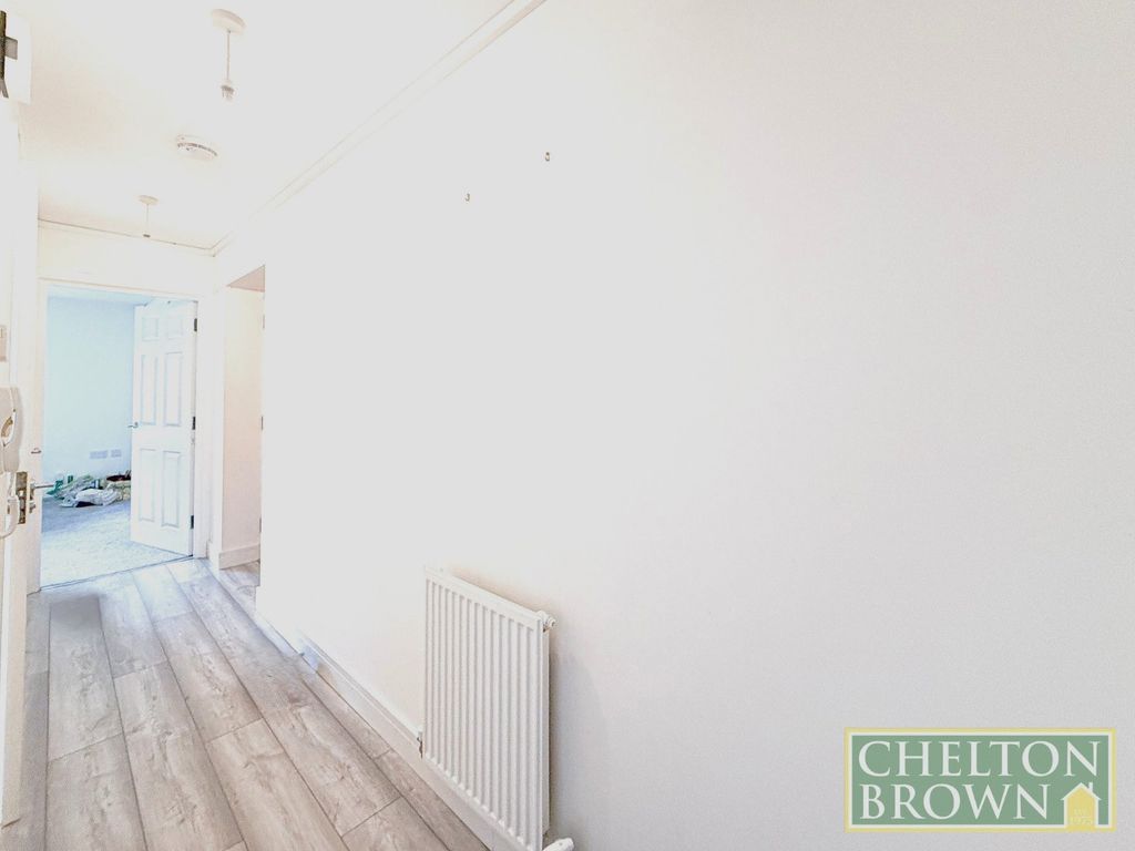 Property photo 3 of 9 Hallway