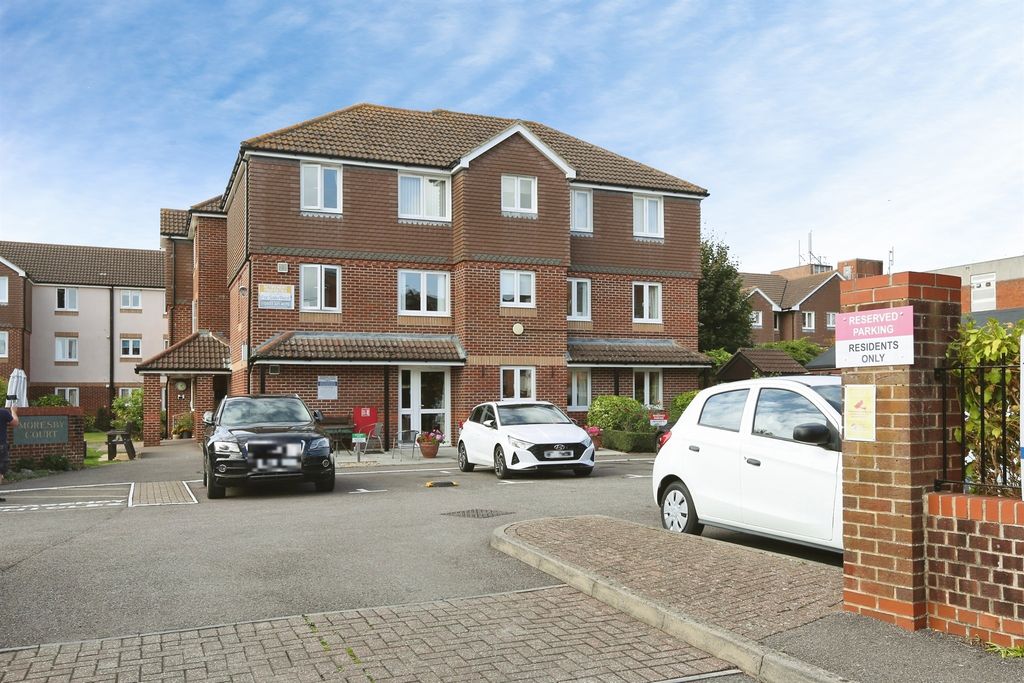 Property photo 1 of 12
