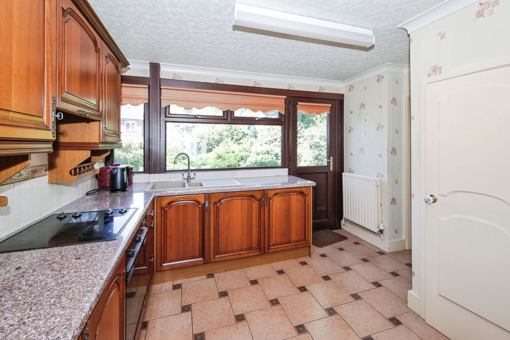 Property photo 3 of 17 Pbox-Img.Jpg