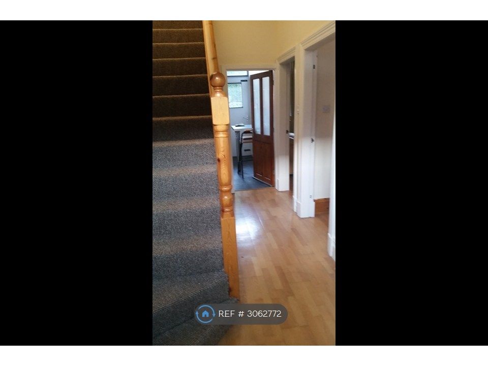 Property photo 2 of 31