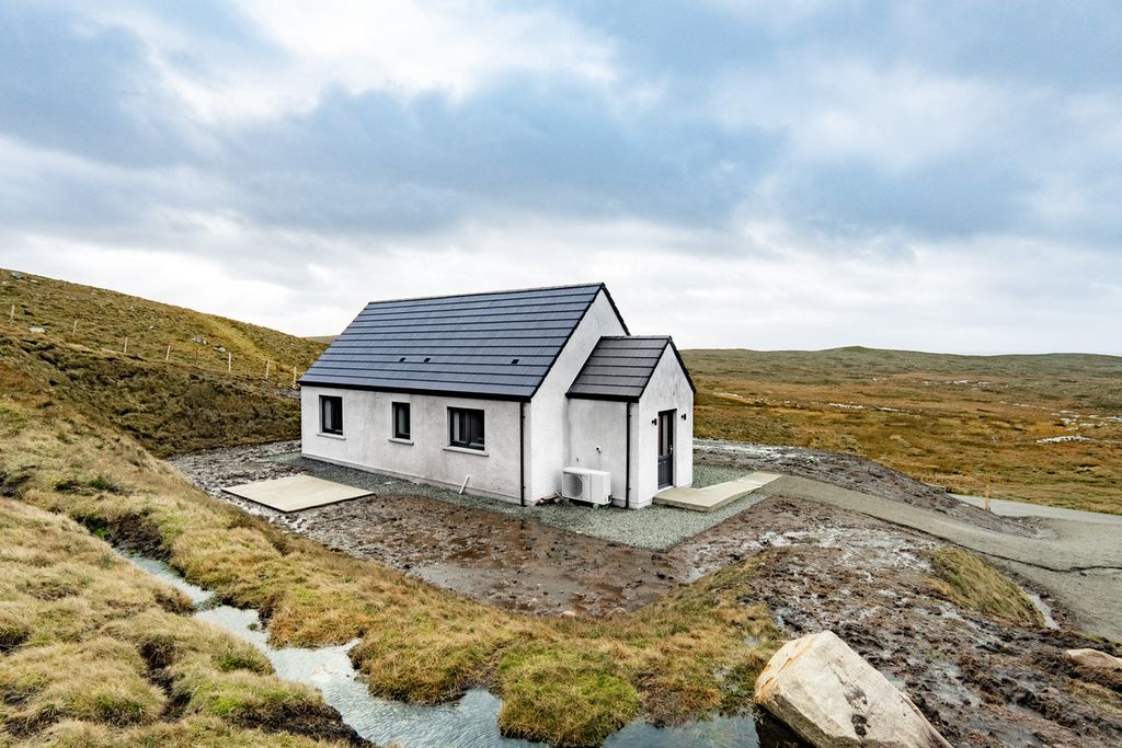 Property photo 1 of 20