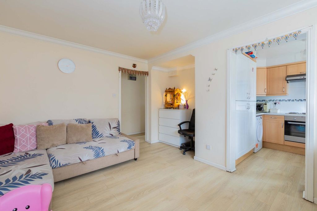 Property photo 2 of 7