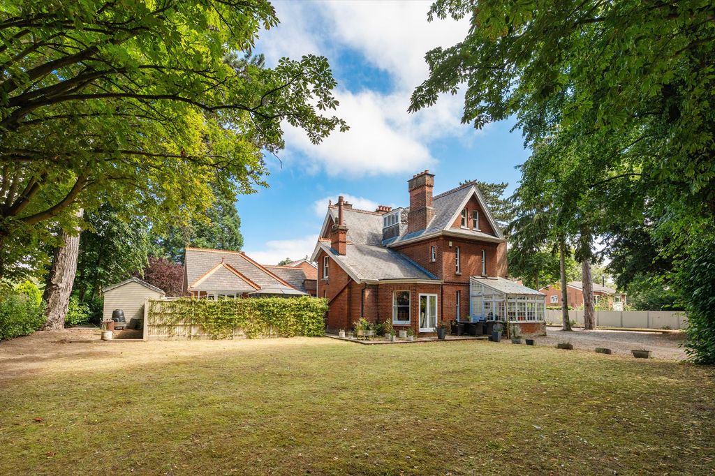 Property photo 1 of 30