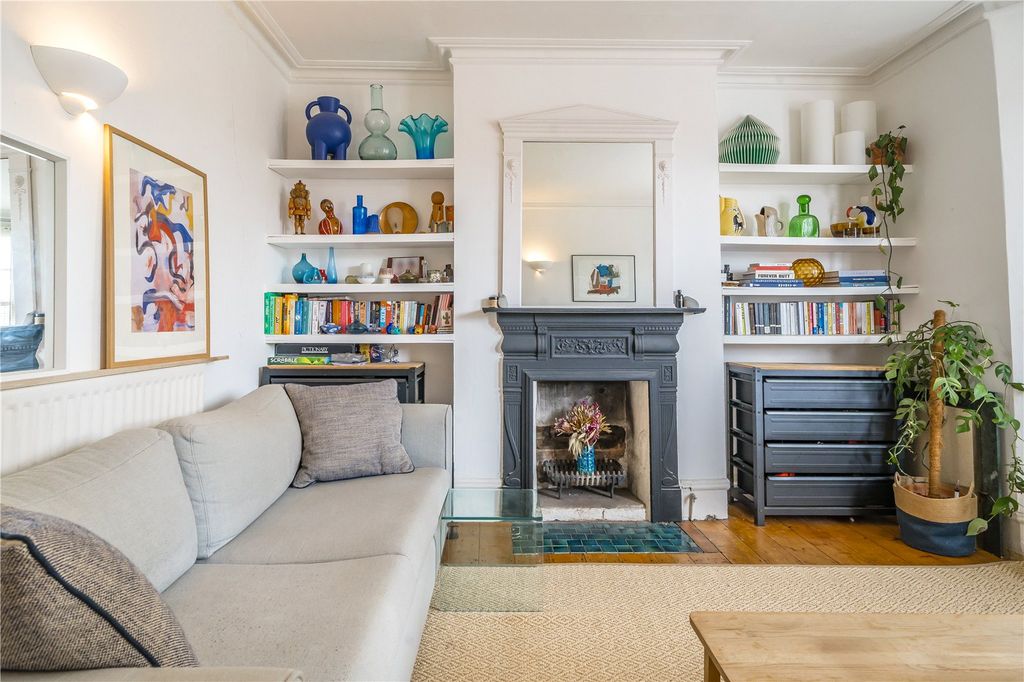 Property photo 3 of 9 Reception