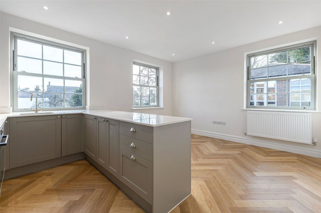 Property photo 2 of 11 Picture No. 15