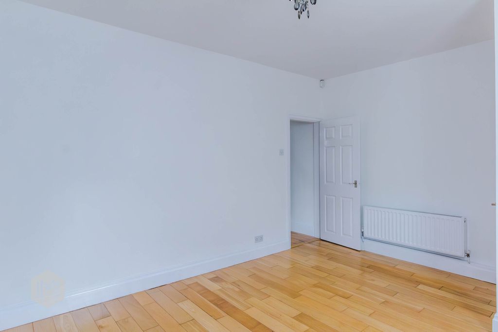 Property photo 3 of 18 Picture No. 17