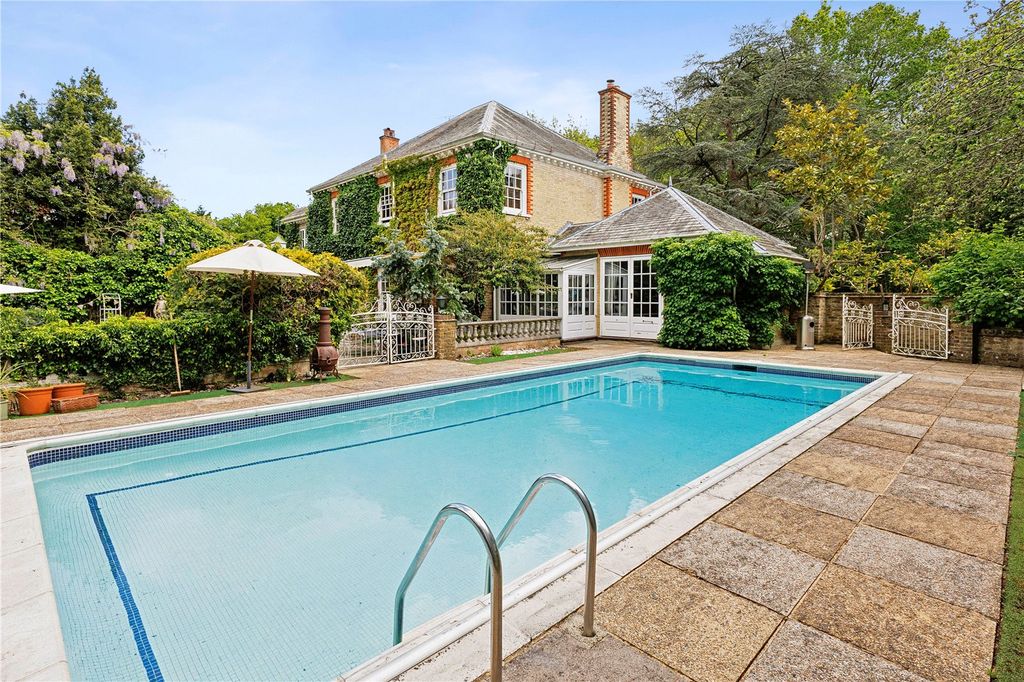 Property photo 2 of 22 Swimming Pool