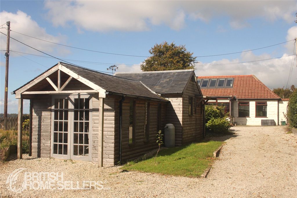 Property photo 2 of 24 Picture No. 15