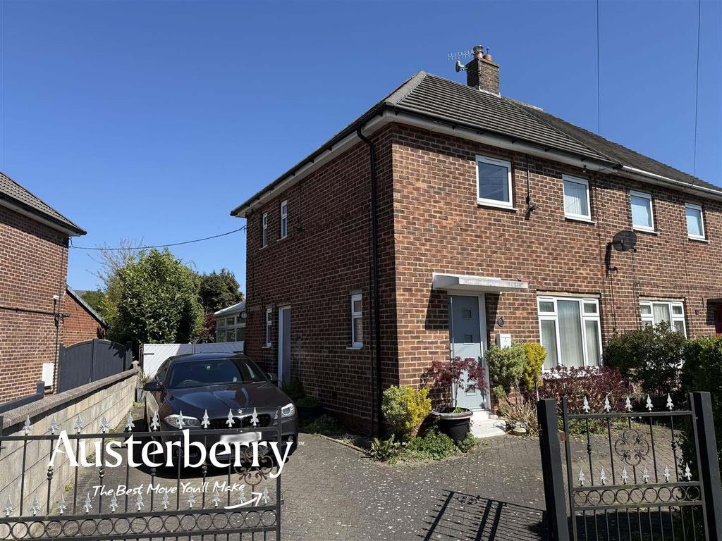 Property photo 1 of 12 7 Yaxley.Jpg