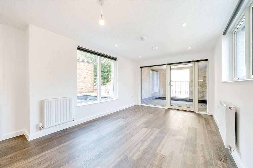 Property photo 2 of 17 Picture No. 02