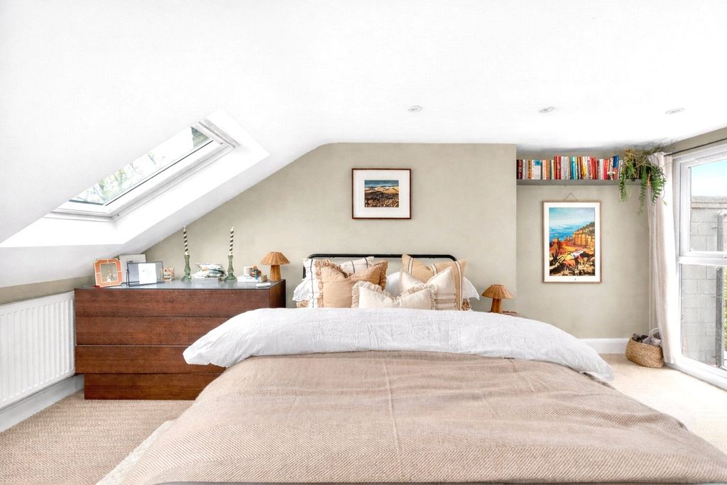 Property photo 2 of 20 Picture No. 29