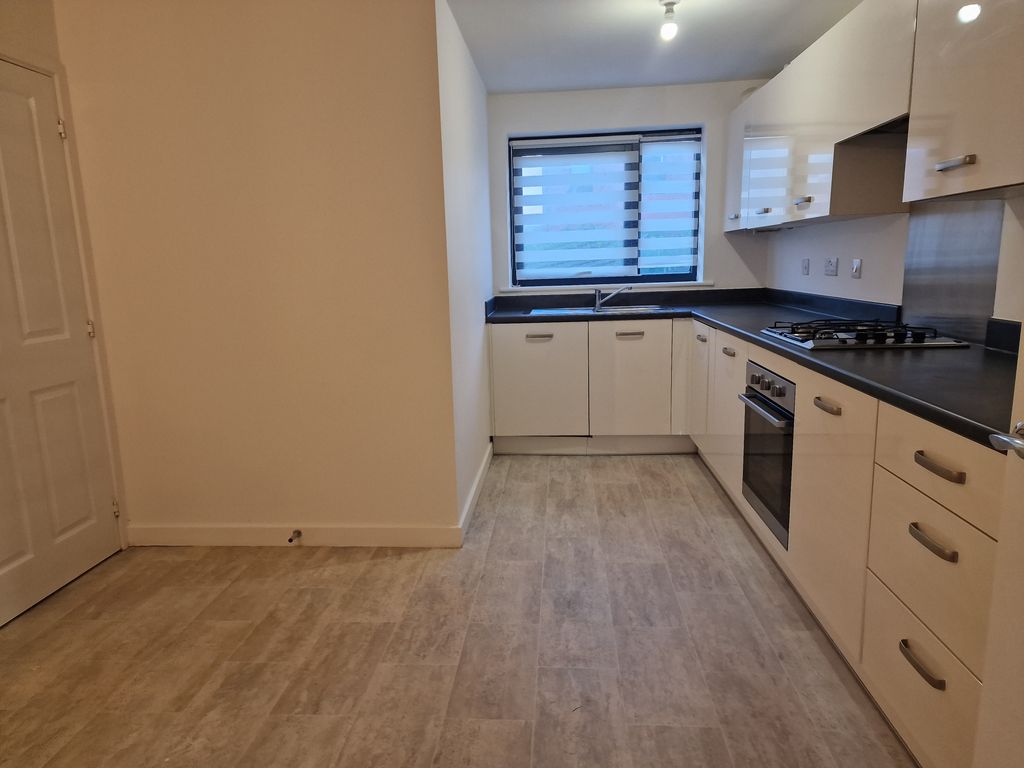 Property photo 3 of 10 Bedroom