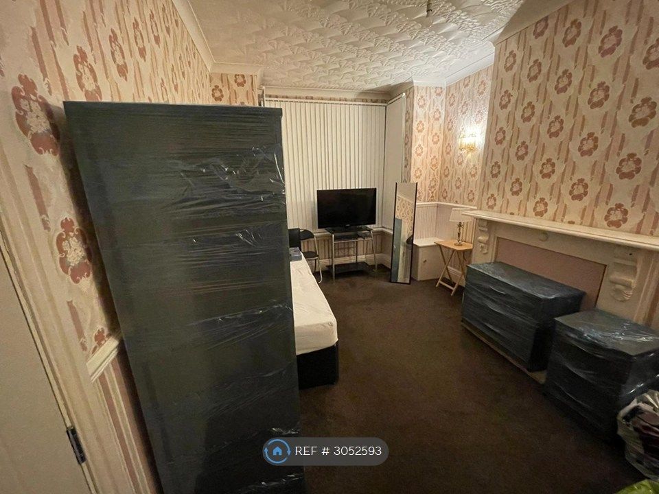 Property photo 3 of 19 Room 1