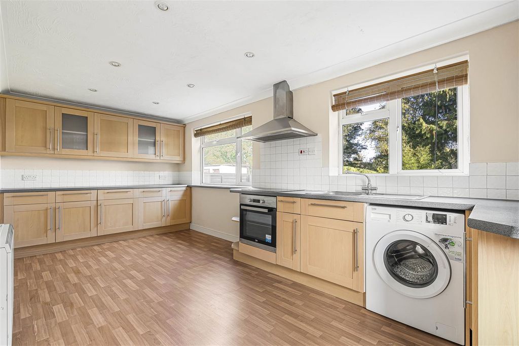 Property photo 2 of 20 11_64234.Jpg