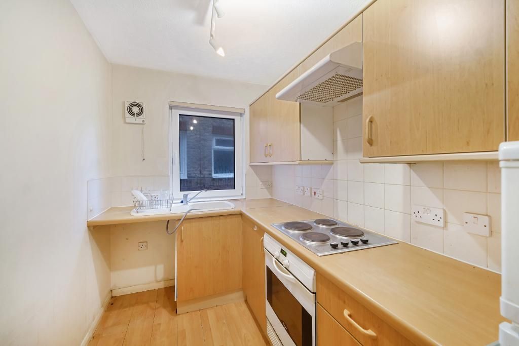 Property photo 3 of 16 Kitchen