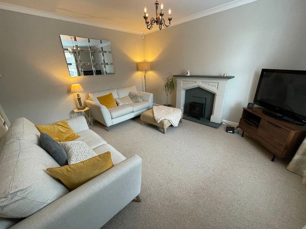 Property photo 3 of 31