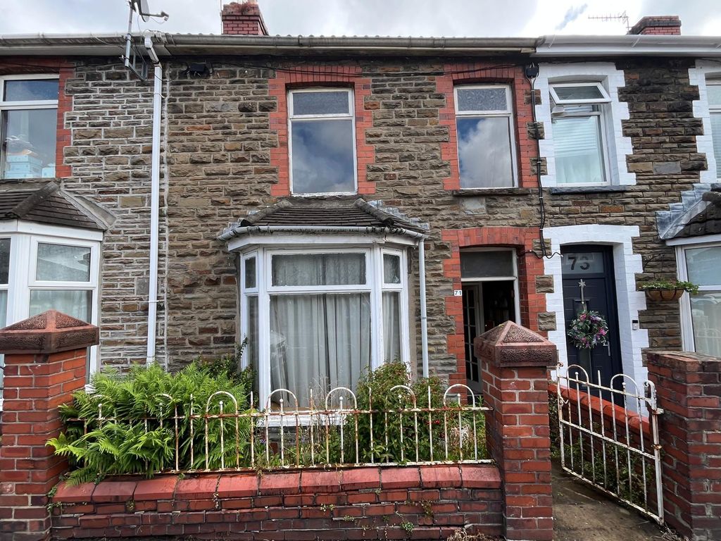 Property photo 1 of 28