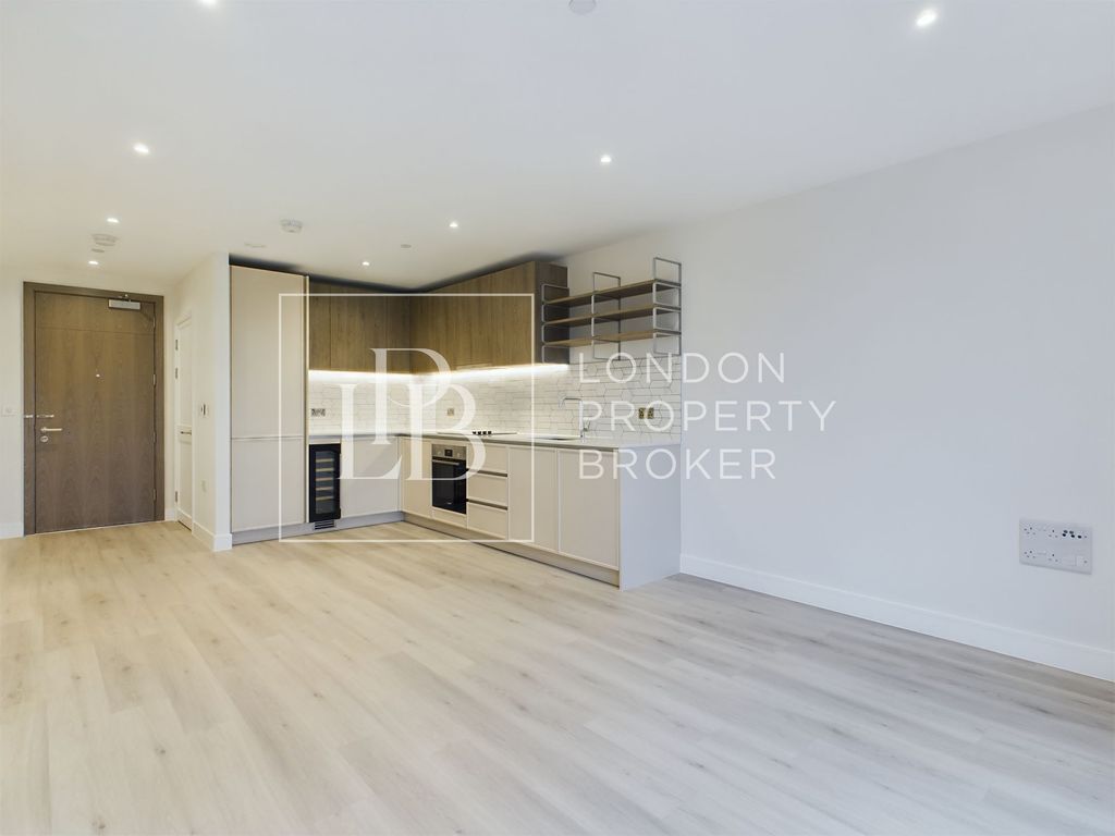 Property photo 2 of 10
