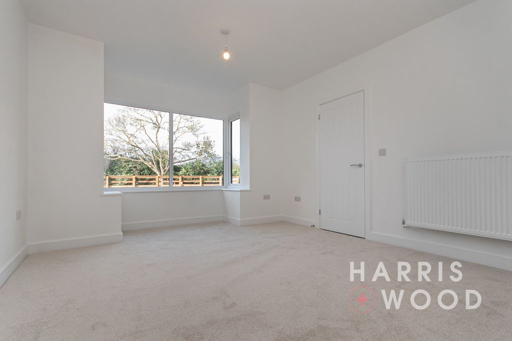 Property photo 3 of 43 4688022