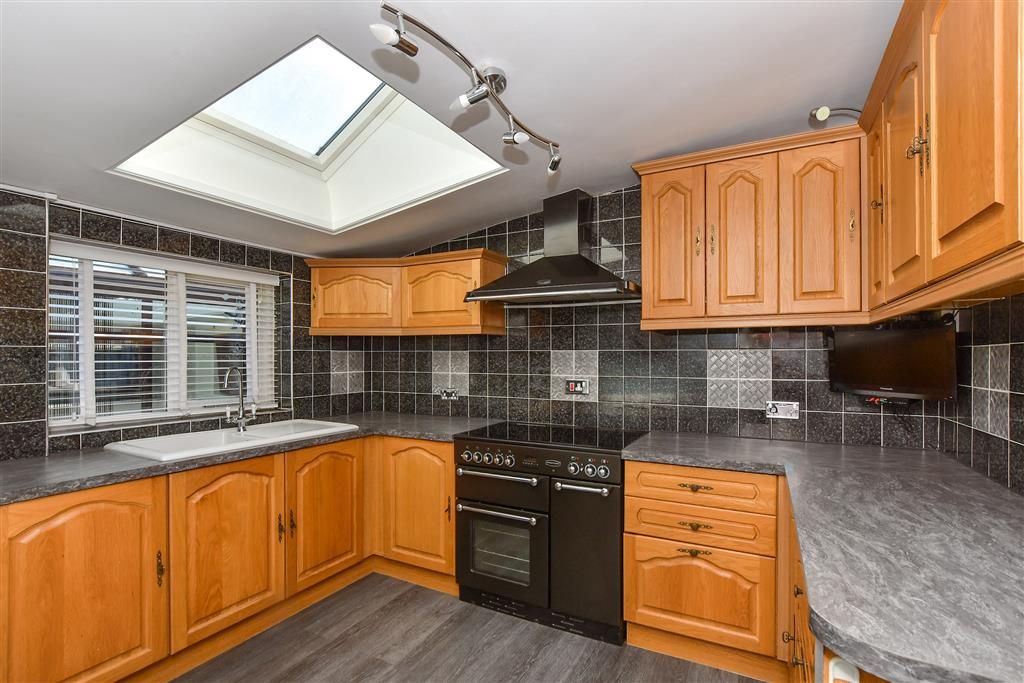 Property photo 2 of 17 Kitchen