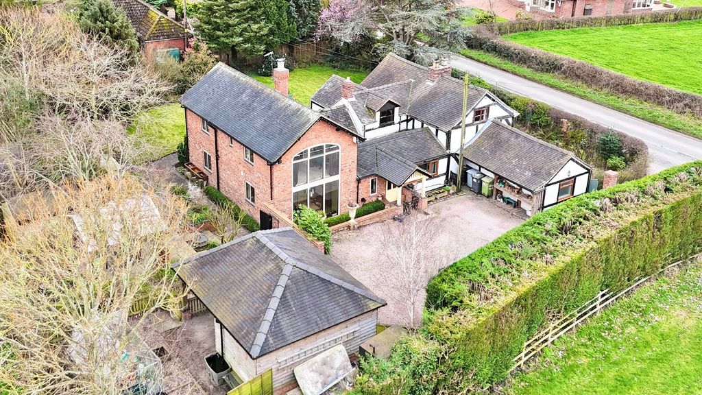 Property photo 2 of 26