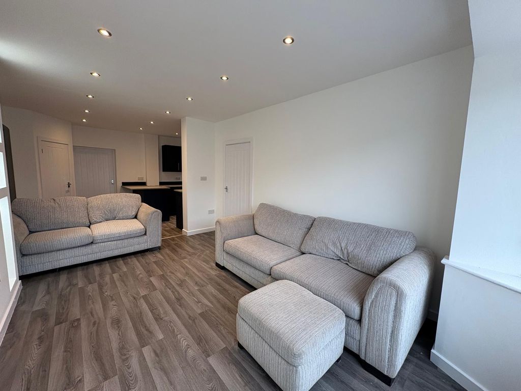 Property photo 3 of 13 Gallery