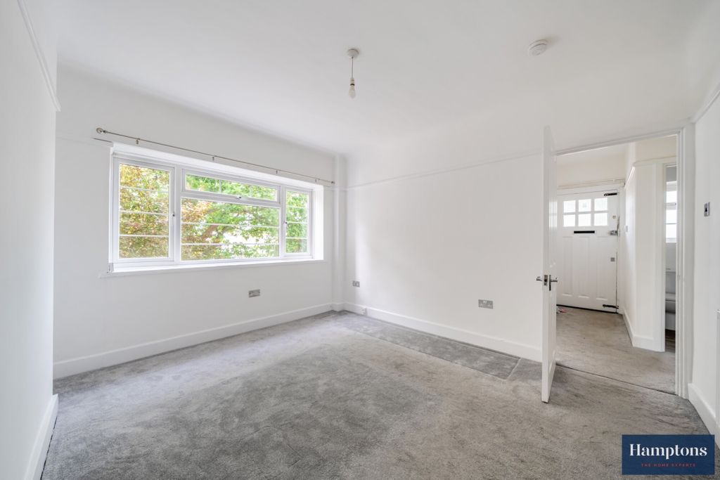 Property photo 2 of 18 5Ac2Bea2-5A5F-4F8...