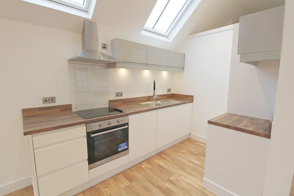 Property photo 2 of 5 Kitchen