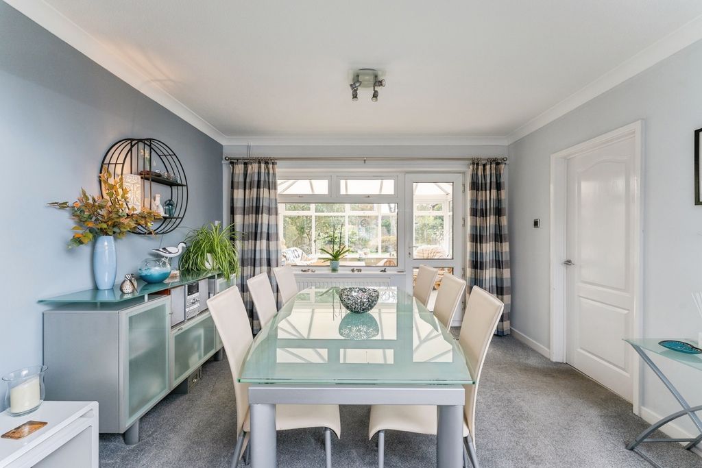 Property photo 3 of 17 Dining Room