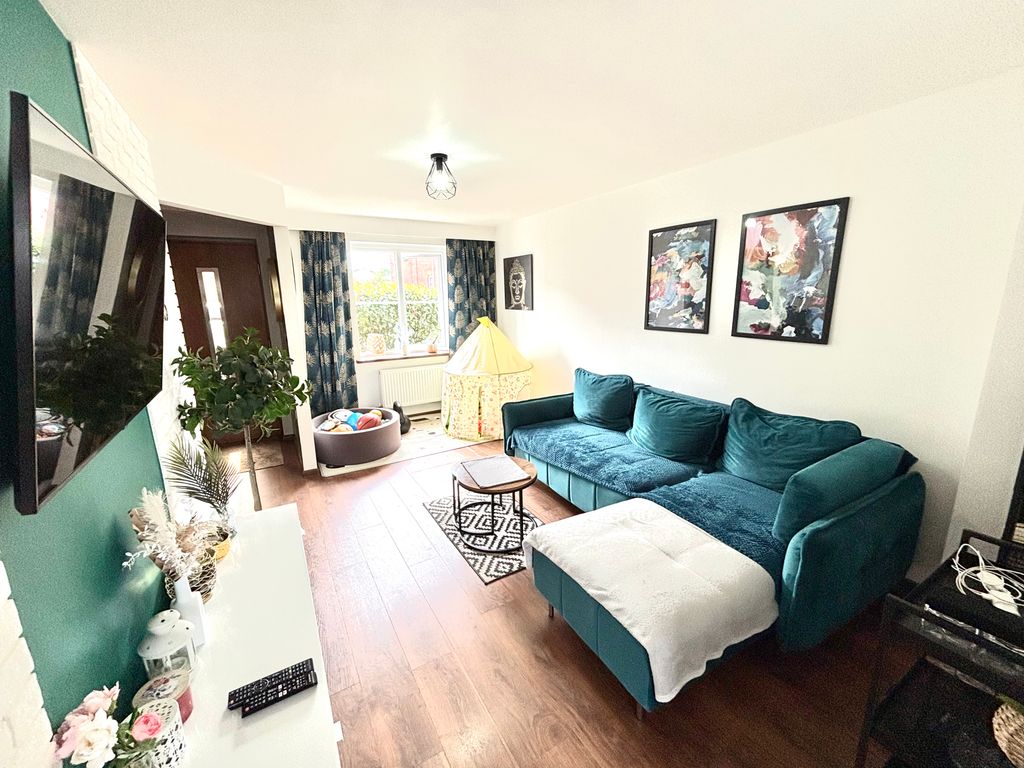 Property photo 3 of 12