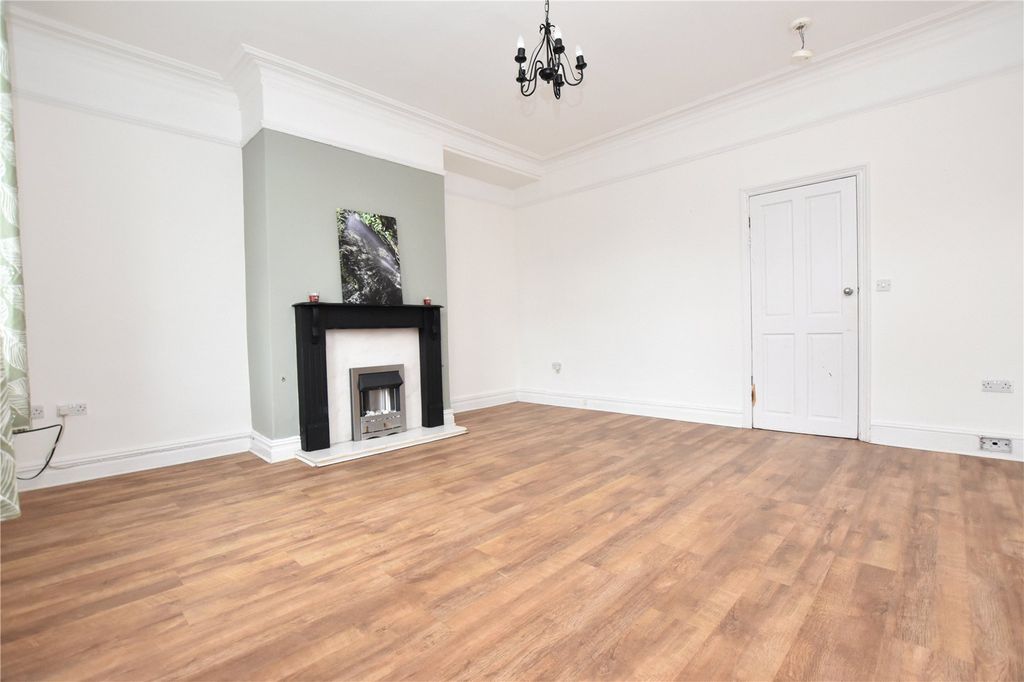 Property photo 2 of 18 Picture No. 04