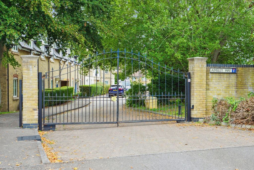 Property photo 2 of 20
