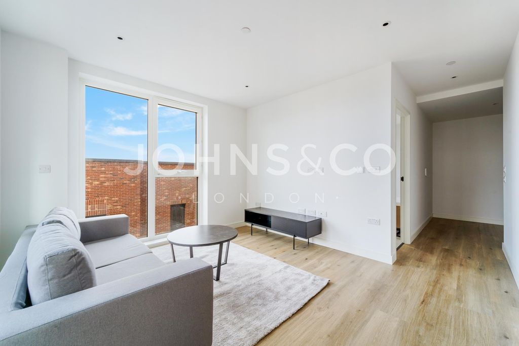 Property photo 1 of 25