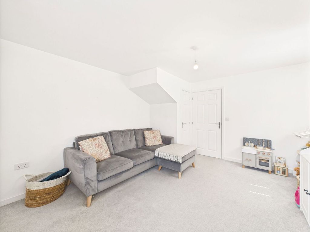Property photo 3 of 23