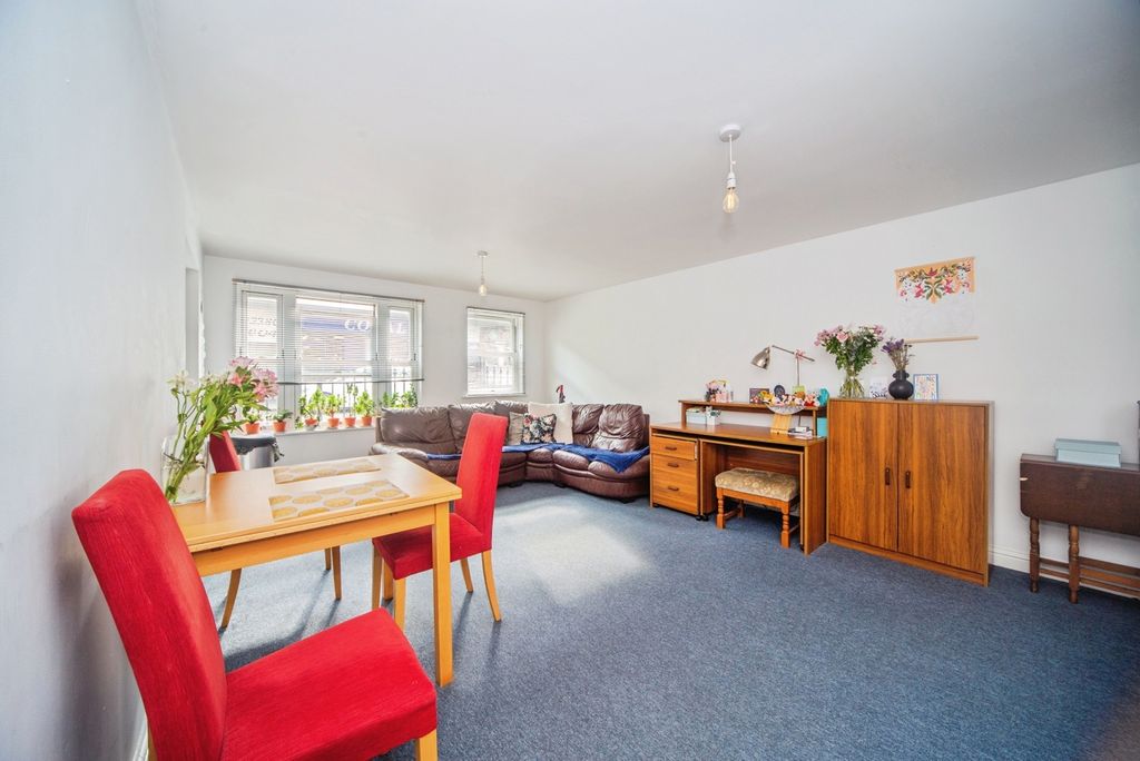 Property photo 3 of 13 Pbox-Img.Jpg