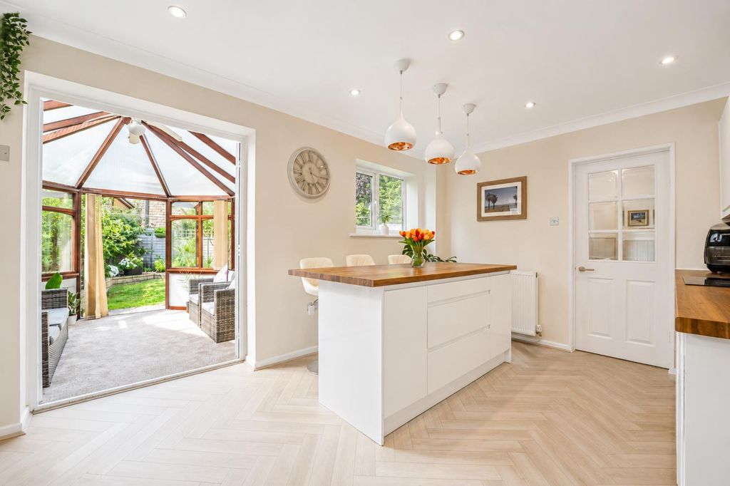 Property photo 2 of 33 62
